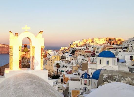greece/santorini/landmark/3-domes-viewpoint