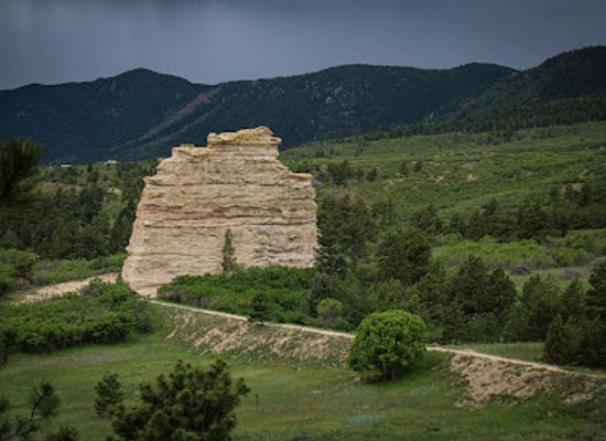 colorado/pikes-peak-region/landmark/monument-rock