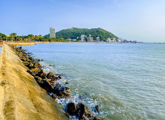 vietnam/vung-tau/back-beach/landmark/front-beach-park