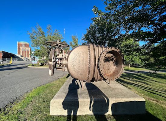 canada/ottawa-valley/landmark/giant-gate-valve