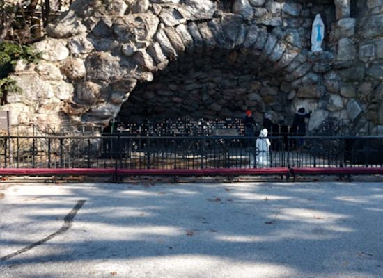 indiana/michiana/landmark/grotto-of-our-lady-of-lourdes