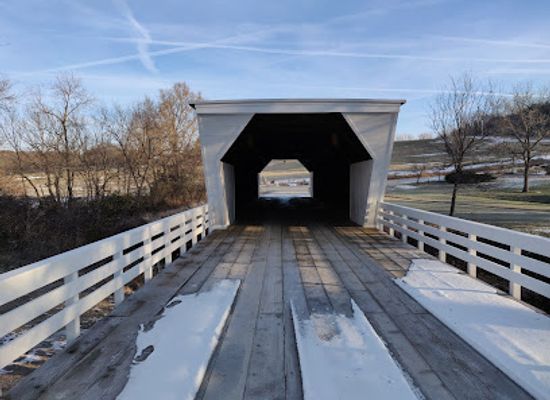 iowa/northeast-iowa/landmark/cedar-covered-bridge