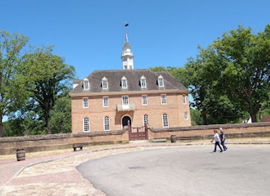 virginia/williamsburg/landmark/r-charlton-s-coffeehouse