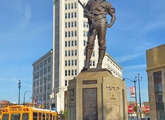 new-york/buffalo/landmark/the-hiker
