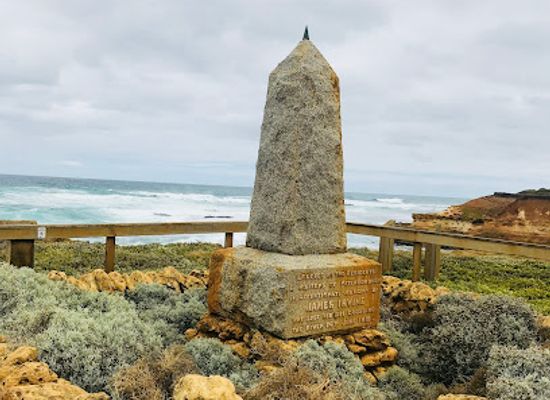 australia/western-district/landmark/james-irvine-monument