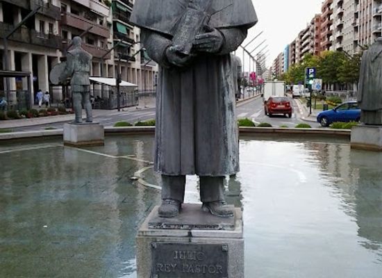 spain/la-rioja/landmark/fuente-de-los-riojanos-ilustres