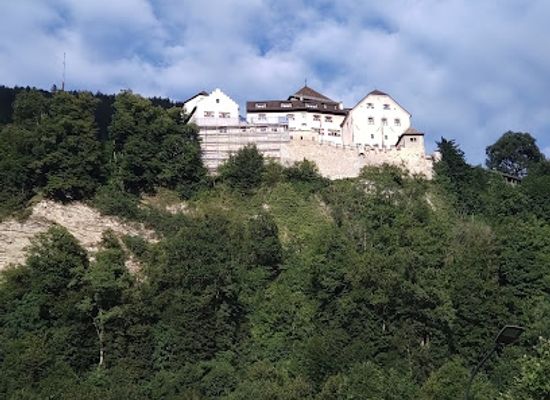 liechtenstein/furstensteig/landmark/new-castle