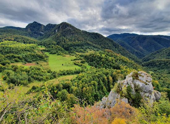 romania/bihor-mountains/landmark/bulz-s-rock