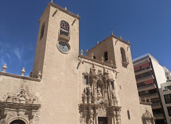 spain/alicante/casco-antiguo/landmark/basilica-of-st-mary-of-alicante