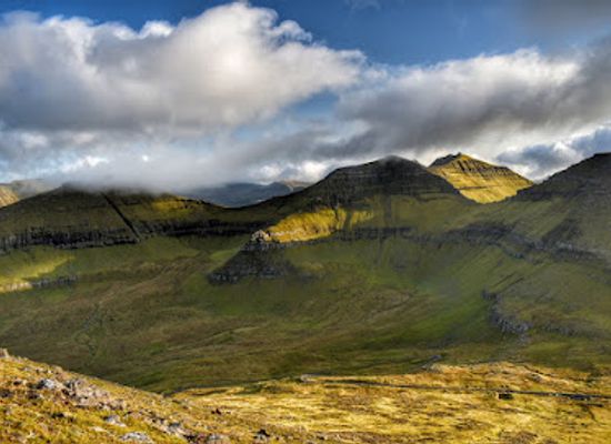 faroe-islands/norooyar/landmark/slattaratindur