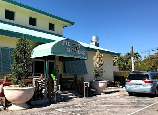 florida/key-largo/landmark/pilot-house-restaurant-marina