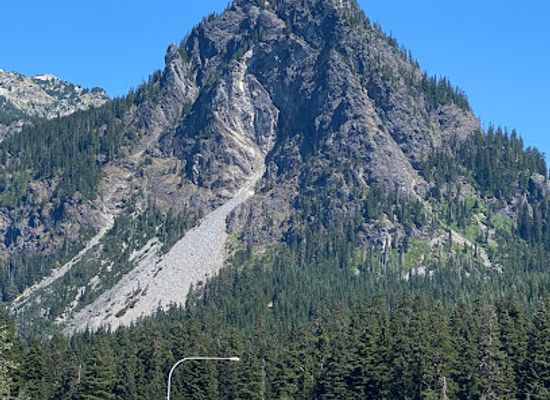 washington/snoqualmie-pass/landmark/snoqualmie-pass-visitor-center