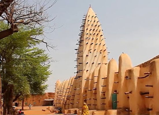 burkina-faso/centre-west/landmark/grande-mosquee-de-bobo-dioulasso