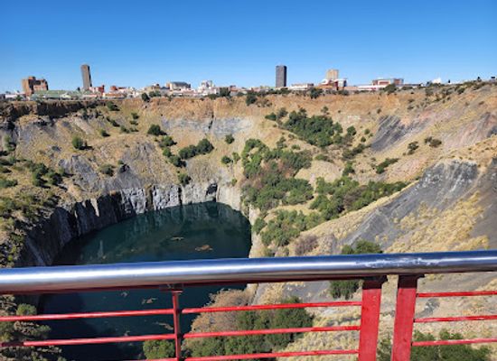 south-africa/northern-cape/landmark/the-big-hole-viewing-platform