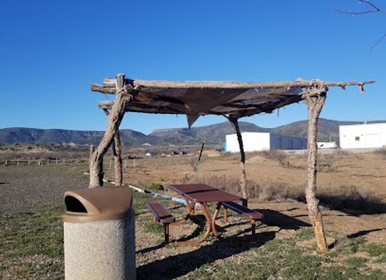arizona/verde-valley/landmark/verde-valley-archaeology-center-native-american-heritage-pathway-parking-lot