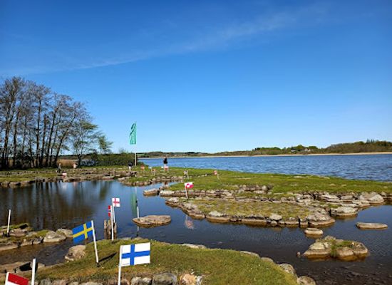 denmark/central-jutland/attraction/worldmap-at-klejtrup-lake
