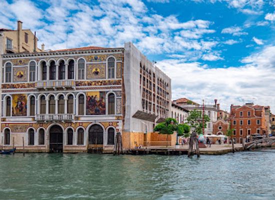italy/venice/dorsoduro/landmark/palazzo-barbarigo