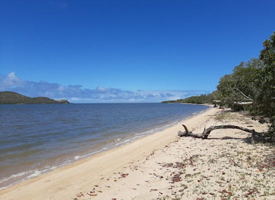 new-caledonia/bourail/landmark/distillerie-de-nessadiou