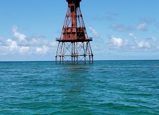 florida/florida-keys/landmark/american-shoal-lighthouse