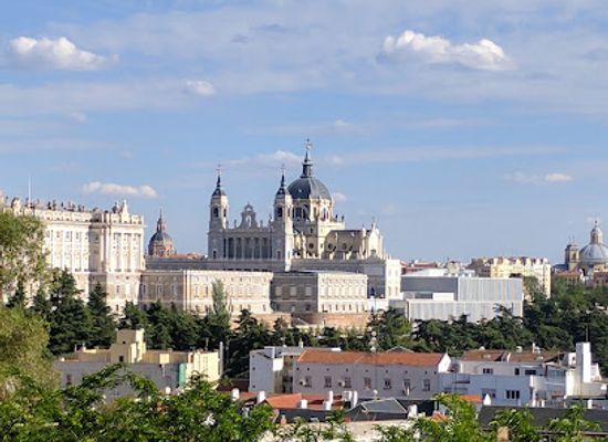 spain/madrid-community/landmark/catedral-de-santa-maria-la-real-de-la-almudena