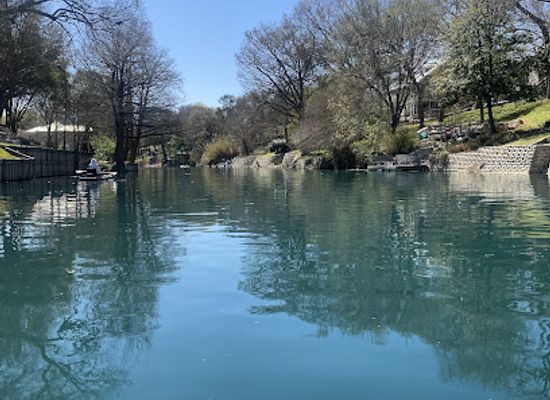 texas/new-braunfels/landmark/outlaw-river-rentals