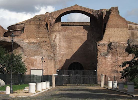 italy/rome/landmark/colossal-vase