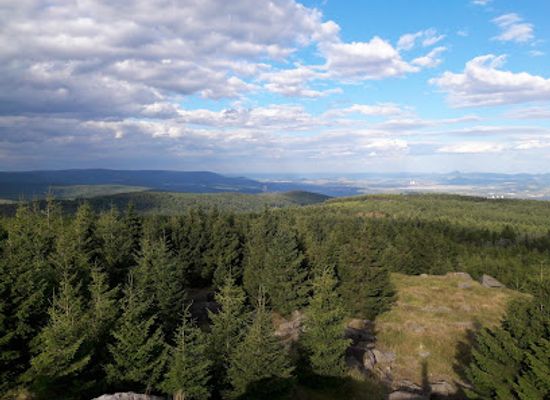 czechia/eagle-mountains/landmark/medvedi-skala