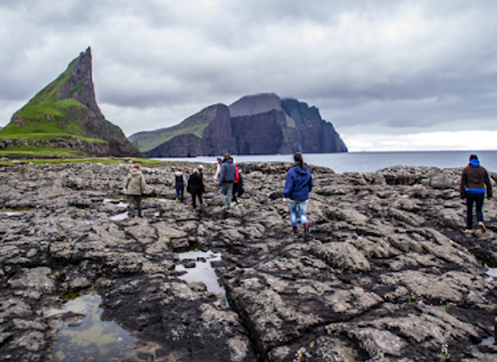faroe-islands/sandoy/landmark/visit-vagar