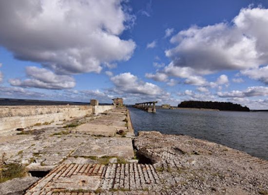 estonia/lahemaa/landmark/hara-allveelavade-sadam-submarine-base
