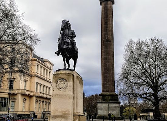 united-kingdom/london/landmark/equestrian-statue-of-edward