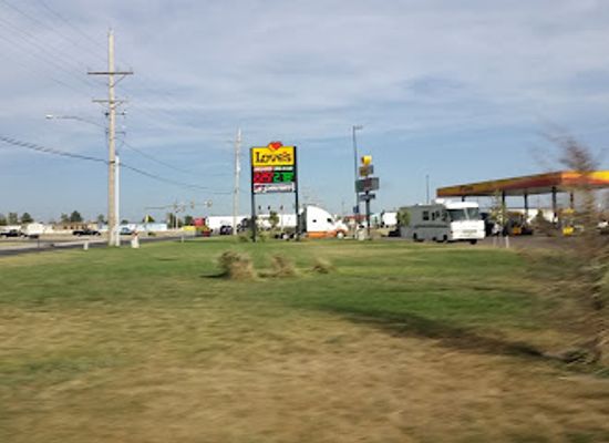 kansas/dodge-city/landmark/love-s-travel-stop
