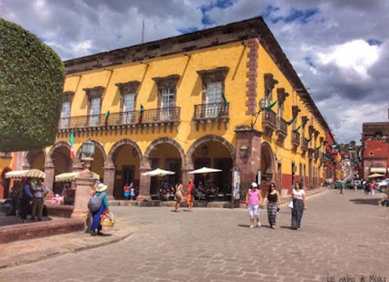 mexico/san-miguel-de-allende/landmark/portal-guadalupe