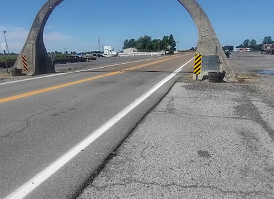 arkansas/crowley-s-ridge/landmark/us-highway-61-arch