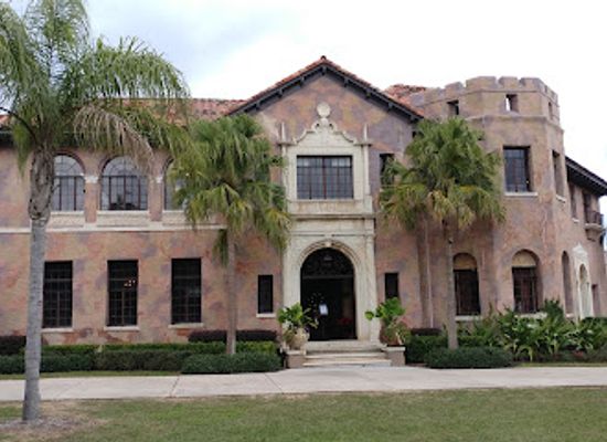 florida/central-florida/landmark/the-howey-mansion