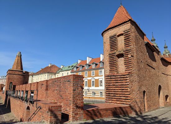 poland/warsaw/old-town/landmark/warsaw-barbican