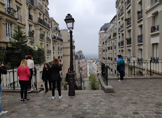 france/paris/le-marais/landmark/place-jean-marais