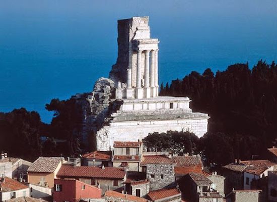 monaco/la-turbie/landmark/trophy-of-augustus