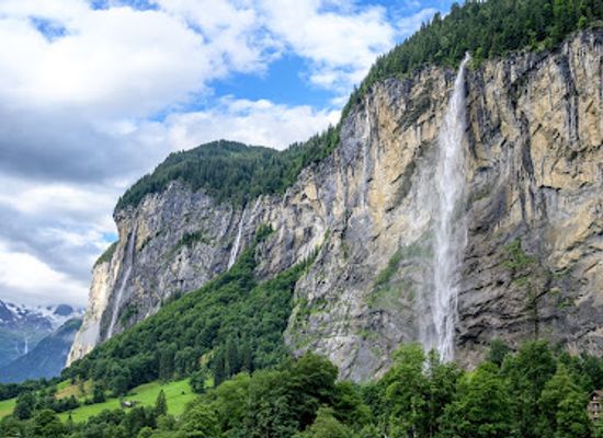 switzerland/lauterbrunnen-valley/landmark/schiltwaldbach-wasserfall