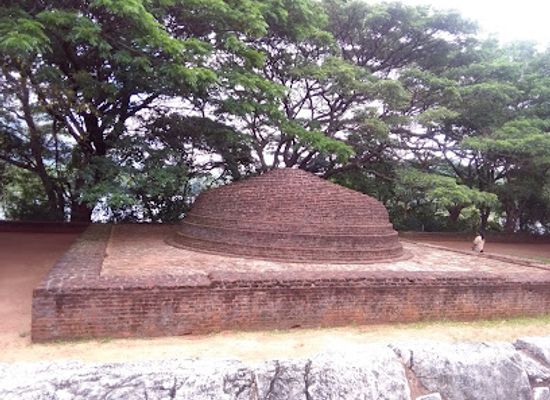 sri-lanka/matale-district/landmark/nalanda-gedige-central-point-of-sri-lanka