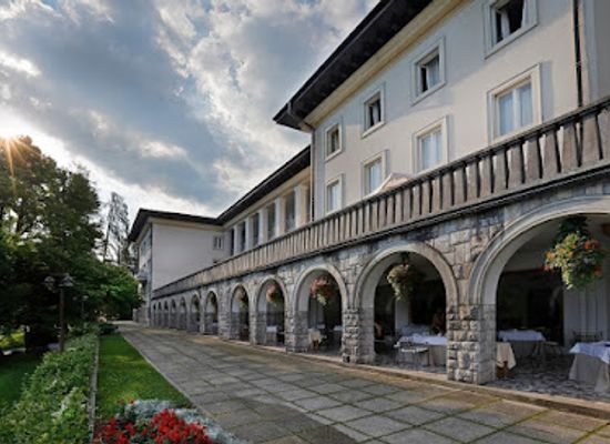 slovenia/inner-carniola/landmark/vila-bled