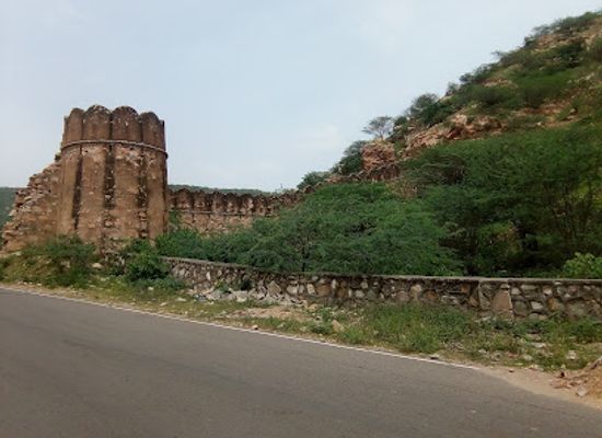 india/jaipur/landmark/old-wall-of-jamdoli