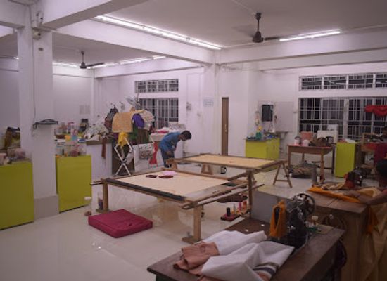 india/itanagar/landmark/khinam-fashion-house