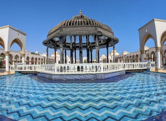 egypt/hurghada/sheraton-road/landmark/arrival-piazza