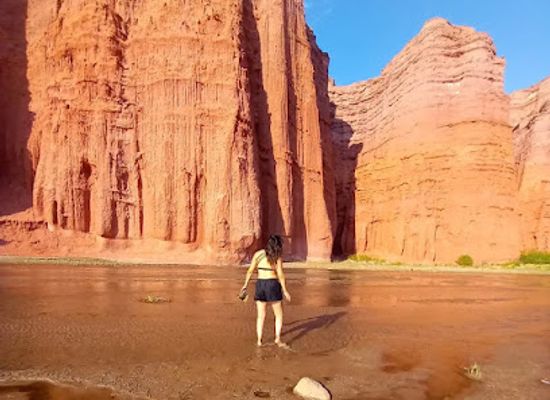 argentina/cafayate/landmark/cabana-merlot