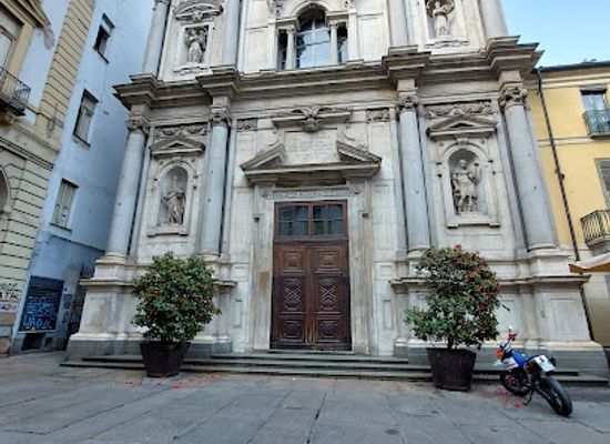 italy/turin/landmark/basilica-of-corpus-domini
