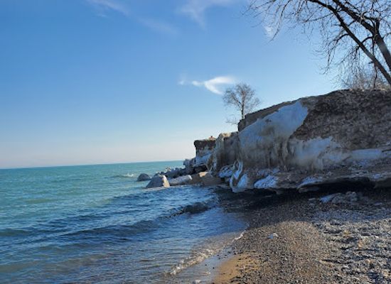 illinois/illinois-beach-state-park/landmark/illinois-beach-state-park-parking-lot