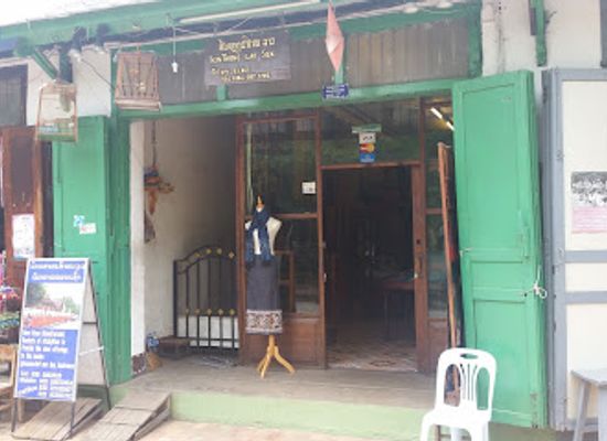 laos/xiangkhoang-province/landmark/khinthong-lao-silk