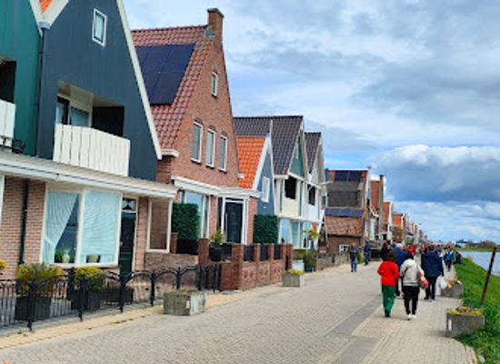 netherlands/volendam/landmark/beach-of-volendam