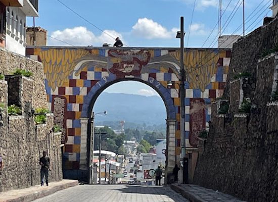 guatemala/chichicastenango/landmark/arco-gucumatz