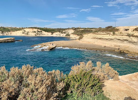 malta/marsaxlokk/landmark/ta-kalanka-sea-cave